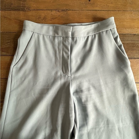 ZARA Light Gray High-Waisted Cropped Trousers w/pockets and side slits Sz XS - Picture 2 of 8